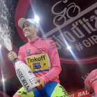 Contador celebró así ayer su sólido liderato en el Giro.
