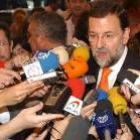 Rajoy atiende a los peridistas a su llegada el miércoles al congreso de UGT