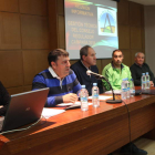 Apolinar Castellanos, junto a técnicos y otros miembros de la directiva de la IGP de la Alubia.