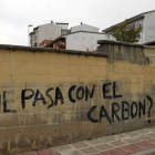 El PSOE reclama la dimisión de los concejales del PP para protestar por la política del carbón.