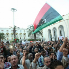 Miles de libios se manifiestan contra la presencia de las milicias, este domingo en Trípoli.