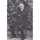 José Zorrilla, en el jardínde su casa