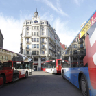 El déficit de los autobuses urbanos de León alcanza los 4,2 millones de euros. JESÚS F. SALVADORES