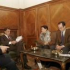 García-Prieto recibió a la delegación de la escuela en la Diputación