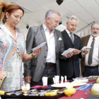 Cata de productos de La Coruña en la Casa de Galicia de León, ayer.