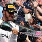 Lewis Hamilton (Mercedes), feliz en el podio de Austin (Texas, EEUU).