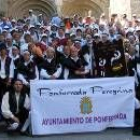 Los peregrinos de la comarca posando ante la Catedral de Santiago de Compostela