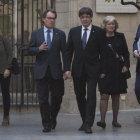 Joana Ortega, Artur Mas e Irene Rigau, junto a Carles Puigdemont y Oriol Junqueras, el pasado mes de marzo en el Palau de la Generalitat.