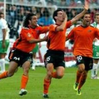 Carpintero celebra un gol ante el Santander cuando jugaba en el Alavés