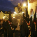 La Hermandad Jesús Nazareno  estrenó ayer noche su nuevo estandarte para la procesión de La Dolorosa