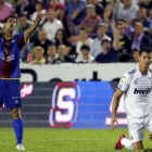 Nacho González protesta una falta señalada por el árbitro sobre Cristiano Ronaldo.