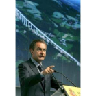 Zapatero garantiza la máxima rigurosidad con la identificación de cadáveres