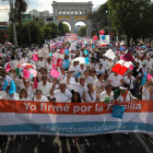 El Frente Nacional por la Familia protesta en México contra el matrimonio homosexual. U. R. BASURTO