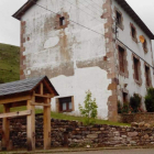 Casa del pueblo de Lago de Babia donde se intervendrá en la fachada. ARAUJO