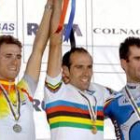 Alejandro Valverde, Igor Astarloa y Peter Van Petegem, en el podio