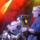 Sección de viento de la banda leonesa Goodman Collective en un concierto