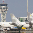 Aviones de la compañía Vueling, en el aeropuerto del Prat.