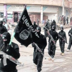 Combatientes del ISIL en su feudo en Raqqa (Siria).
