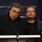 Los diputados de ERC, Joan Tardá y Joan Olòriz, en rueda de prensa.