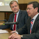 Antonio Silván, y el presidente de la Diputación de Burgos, César Rico, ayer.