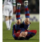 Messi se lamenta en el suelo en el momento de lesionarse