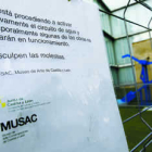 Tareas de reinstalación del parque adosado a la parte trasera del Musac.