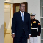 El presidente de la Cámara de Representantes, el republicano John Boehner, a las puertas de la Casa Blanca, esta madrugada.