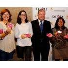 Los representantes de la consultora, la edil de Cultura, la directora de Comercio, Silván, Domínguez y el director de Proconsi.