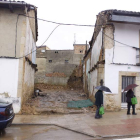 Los propietarios tiraron una casa en la plaza Negrillón. CAMPOS