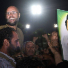 Saif el Islam, rodeado de seguidores, el pasado 23 de agosto, tras la caída de Trípoli.