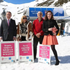 Pablo Junceda, Isabel Carrasco, Miguel ÁNgel del Egido y Cristina Santos en la nieve