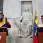 Chávez y Santos durante su histórico encuentro en el lugar donde murió Simón Bolívar.