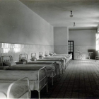 Imagen de la sala de estancia de un hospital minero. DL