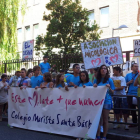 Padres, alumnos y profesores mostraron su reivindicación para que el colegio Maristas continúe.