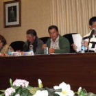 El grupo de concejales del PSOE de Boñar en el debate del pleno municipal.