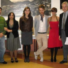 De derecha a izquierda, el concejal de Cultura, Macarena Gómez, su novio y los premiados.