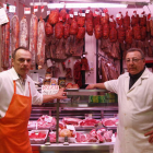 Indalecio y Esteban Quintana en su establecimiento EmbutidosEl Maragato,en Astorga.