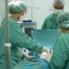 El Hospital de León realiza 250 intervenciones anuales para extirpar tumores cutáneos malignos