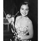 Jean Simmons recibe en 1950 en Londres el premio a la mejor actriz británica.