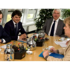Mariano Rajoy y Ángela Merkel, frente a frente, en un encuentro que tuvieron en abril durante una visita del presidente del PP a Berlín.