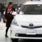 Muestra en Tokio del último modelo de Toyota Prius, este febrero.