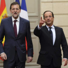 Rajoy y Hollande, ayer, en el  palacio del Elíseo durante la cumbre bilateral.