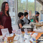 Productores de Extremadura, Galicia, Castilla y León, Aragón y Cantabria se citan en el Salón Masqueso que atrae a numeroso público en su primera jornada. A. VALENCIA