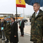 El ministro español de Defensa, Pedro Morenés, visita el contingente militar de Marjayún, en el Líbano, donde ha dicho que el Gobierno va a analizar en profundidad todas las misiones en el exterior, aunque no tomará "decisiones a lo loco".