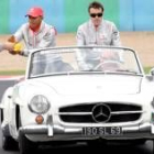 Hamilton y Alonso en el desfile de pilotos en el circuito de Magny Cours