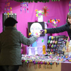 El mercadillo artesano está en la avenida de España y el de textil en la calle la Paz.