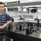 Omid Kokabee, en un laboratorio del ICFO, durante su estancia en Barcelona.