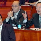 Josep Piqué interviene en el pleno en presencia de Francesc Vendrell (PPC) y Artur Mas (CiU)