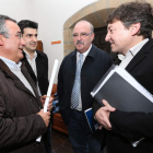 Carlos Álvarez y otro integrante de Ponfesil (a la izquierda), ayer junto a Cubelos y Folgueral.