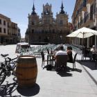 Plaza del Ayuntamiento de Astorga, con el edificio consistorial al fondo. JESÚS F. SALVADORES